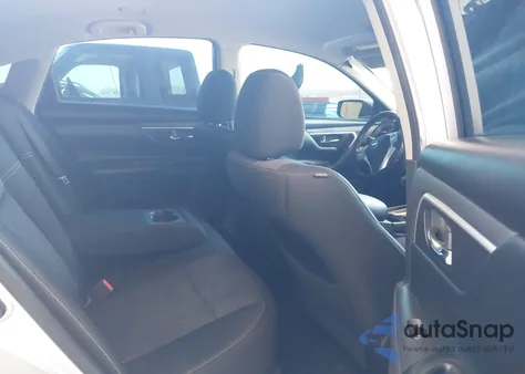 2017 Nissan Altima 2.5/2.5 S/2.5 Sl/2.5 Sr/2.5 Sv из США, поврежденный, VIN 1N4AL3AP1HC113058